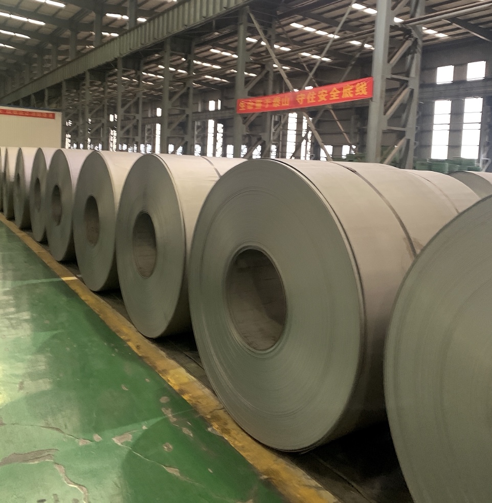 a8db437b-73be-475c-8920-668393121393_stock_de_bobines_d_acier_laminat_a_froid_en_usine.jpg